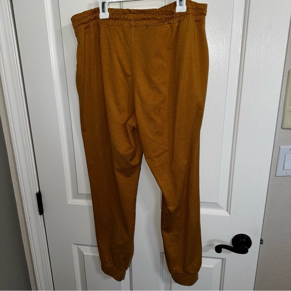 Vuori Performance Joggers - Picture 6 of 6